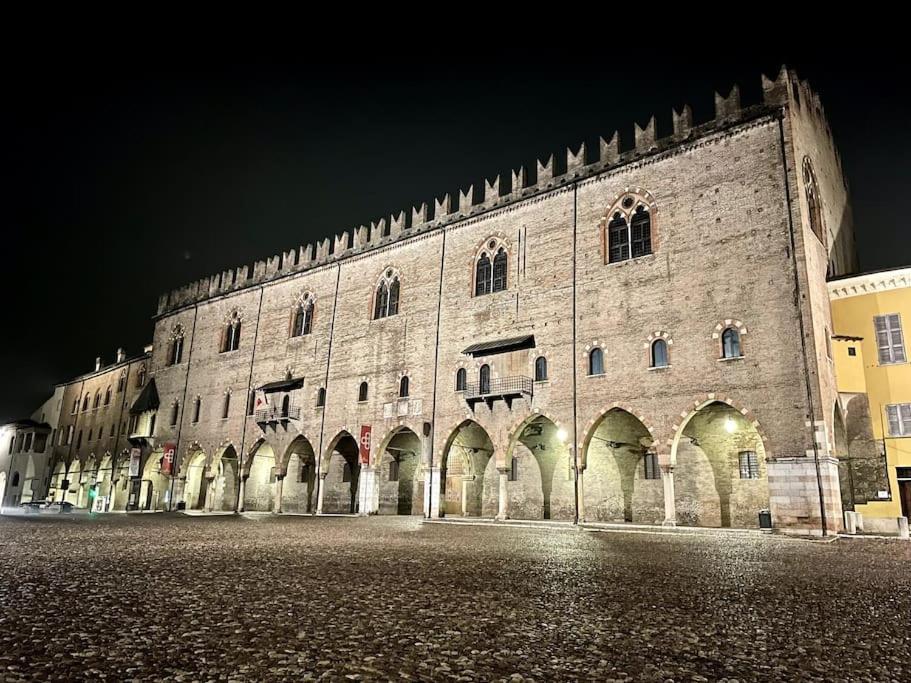 Apartment Under The Basilica Of Sant'Andrea Mantua Exterior foto