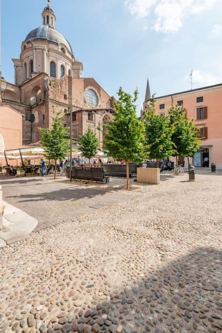 Apartment Under The Basilica Of Sant'Andrea Mantua Exterior foto