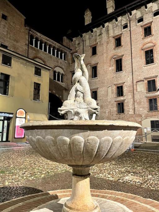 Apartment Under The Basilica Of Sant'Andrea Mantua Exterior foto